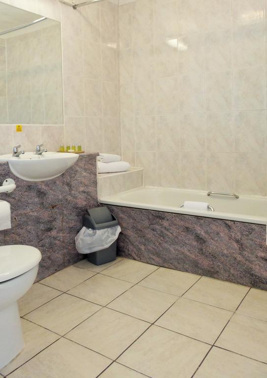Roydon Marina Village Hotel Zewnętrze zdjęcie