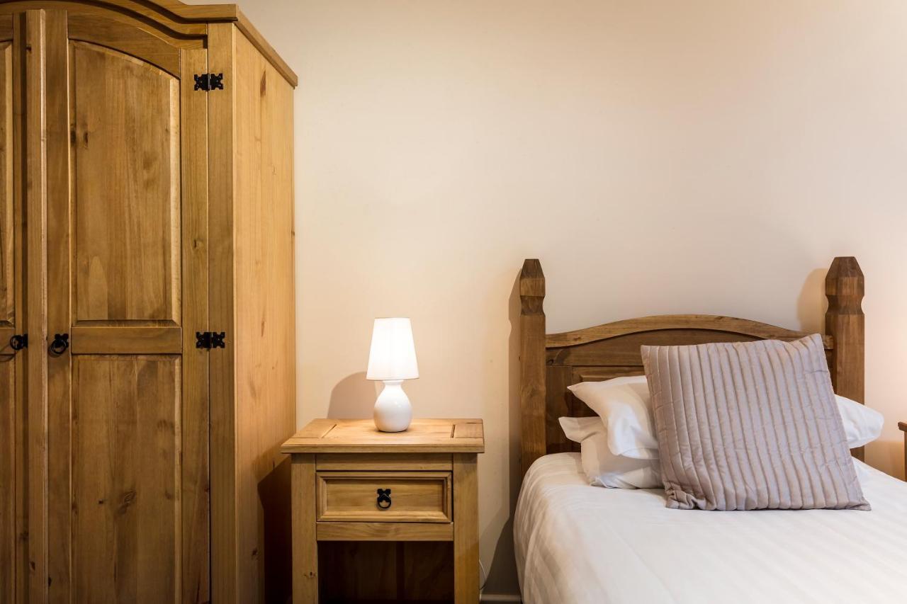 Roydon Marina Village Hotel Zewnętrze zdjęcie