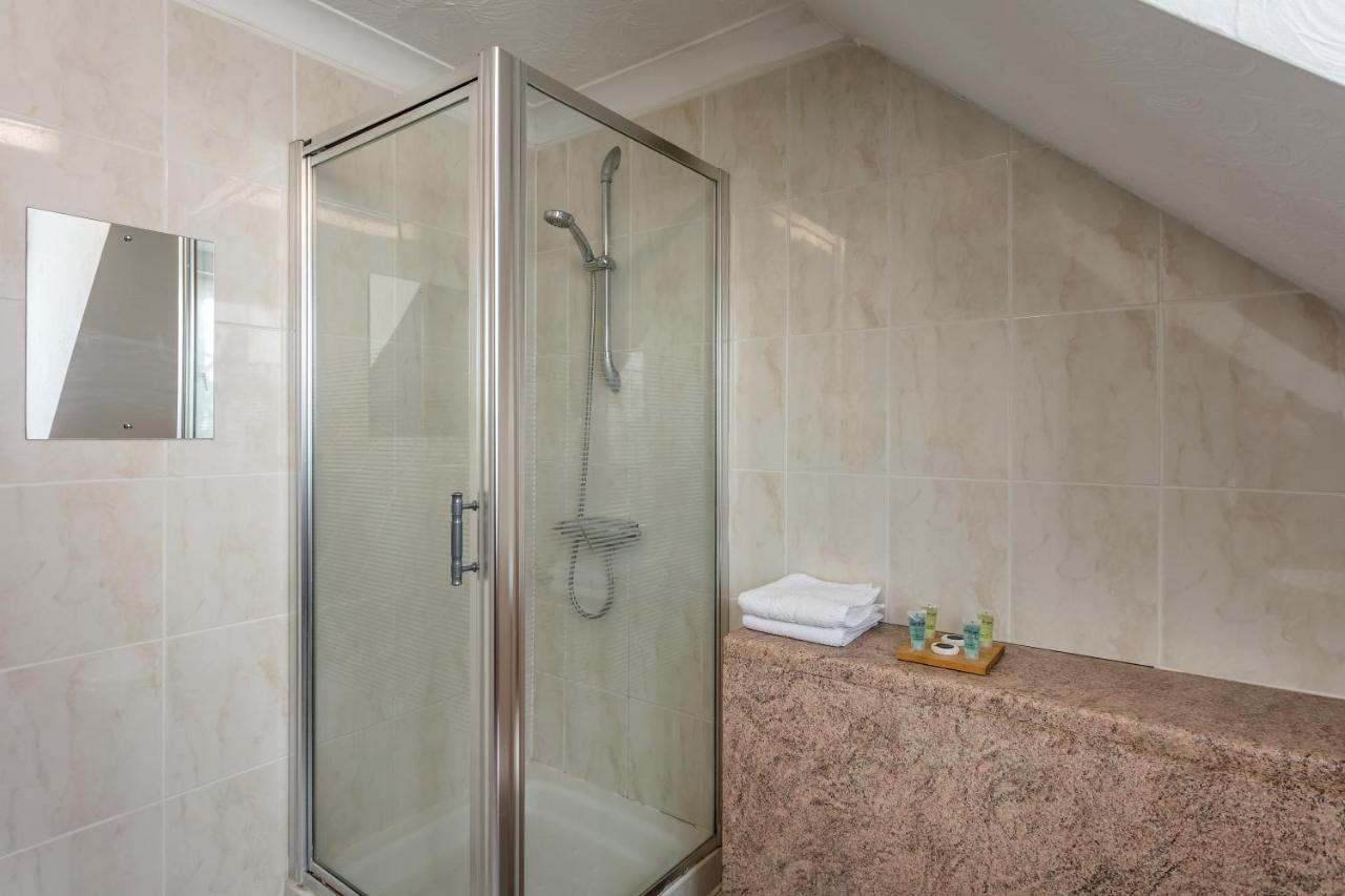 Roydon Marina Village Hotel Zewnętrze zdjęcie