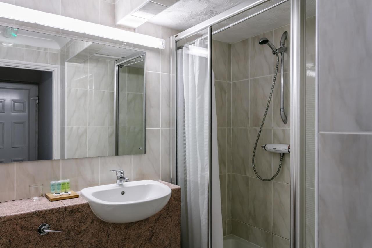 Roydon Marina Village Hotel Zewnętrze zdjęcie