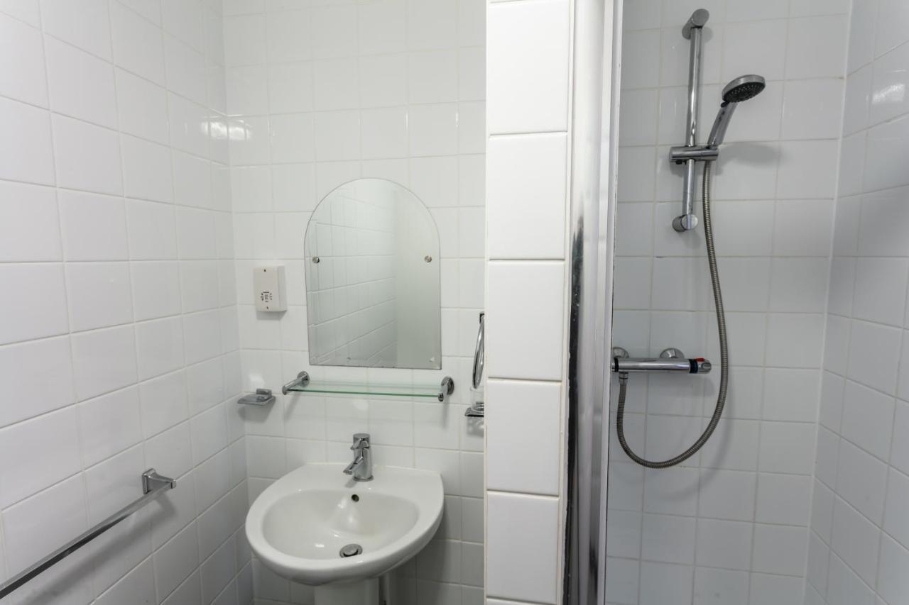 Roydon Marina Village Hotel Zewnętrze zdjęcie